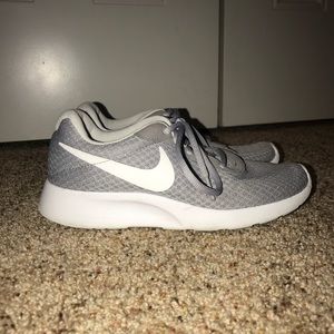 Nike Tanjun Women's Athletic Shoes